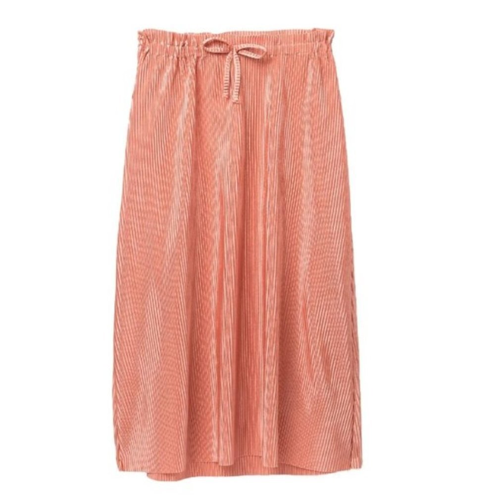 LOVE,FIRE PLEATED SKIRT